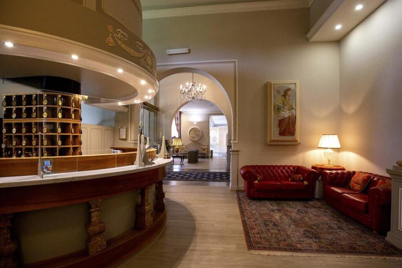 Hotel Villa Malpensa Vizzola Ticino Esterno foto