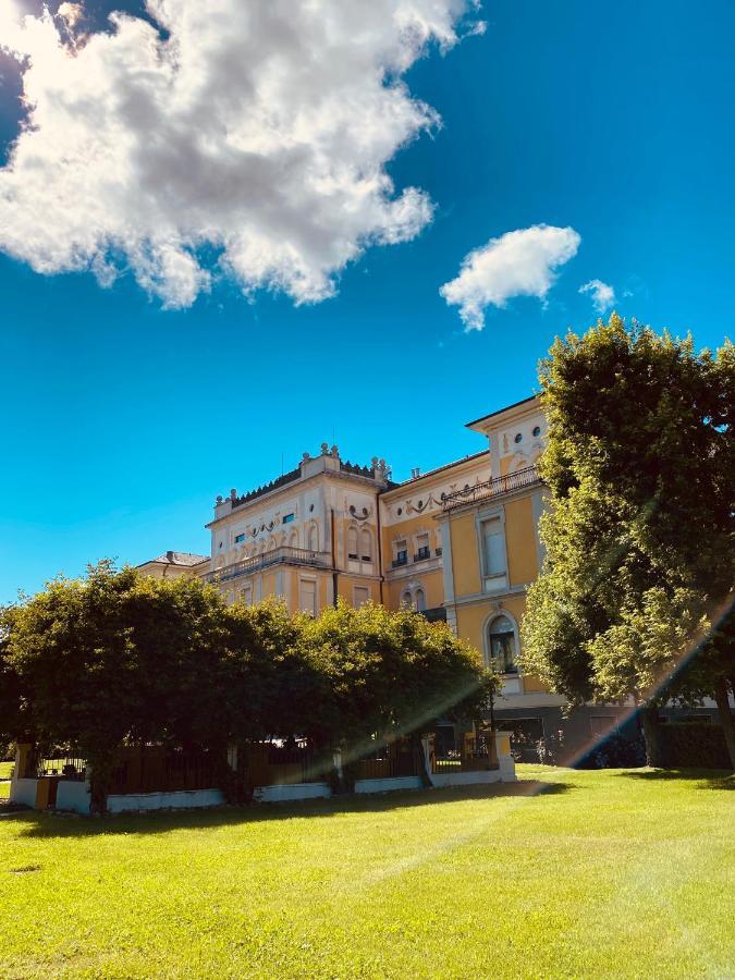 Hotel Villa Malpensa Vizzola Ticino Esterno foto
