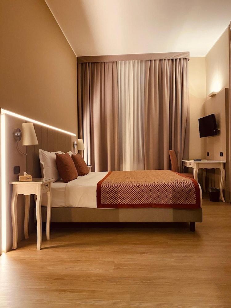 Hotel Villa Malpensa Vizzola Ticino Esterno foto