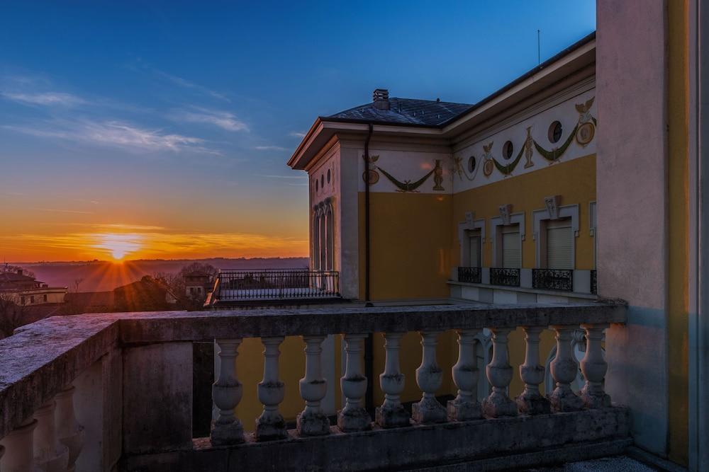 Hotel Villa Malpensa Vizzola Ticino Esterno foto
