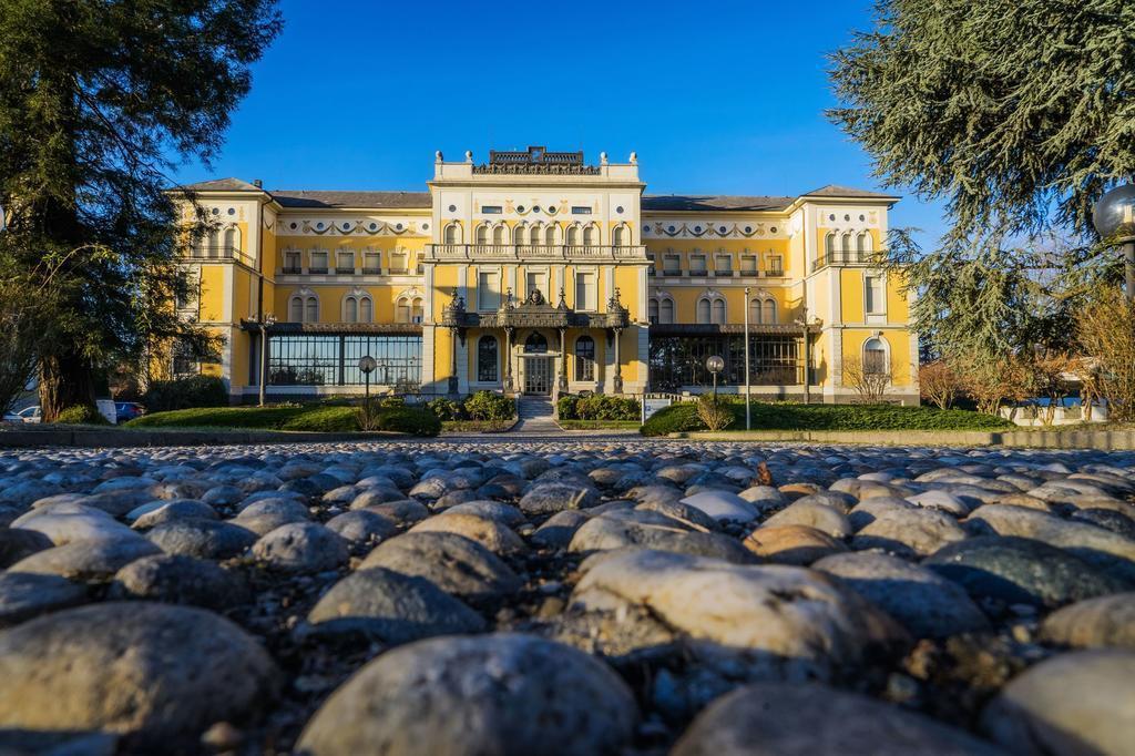 Hotel Villa Malpensa Vizzola Ticino Esterno foto