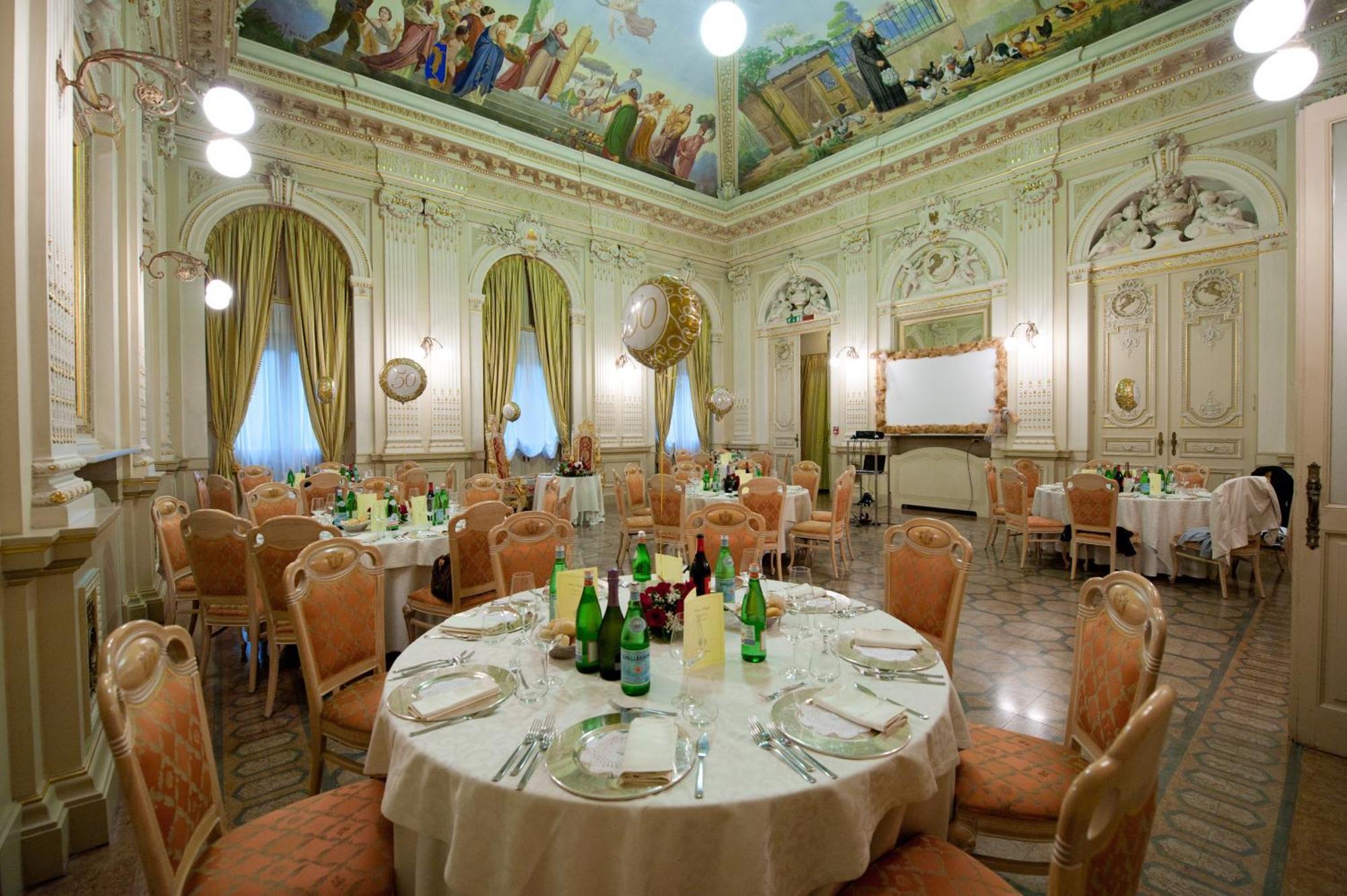 Hotel Villa Malpensa Vizzola Ticino Esterno foto