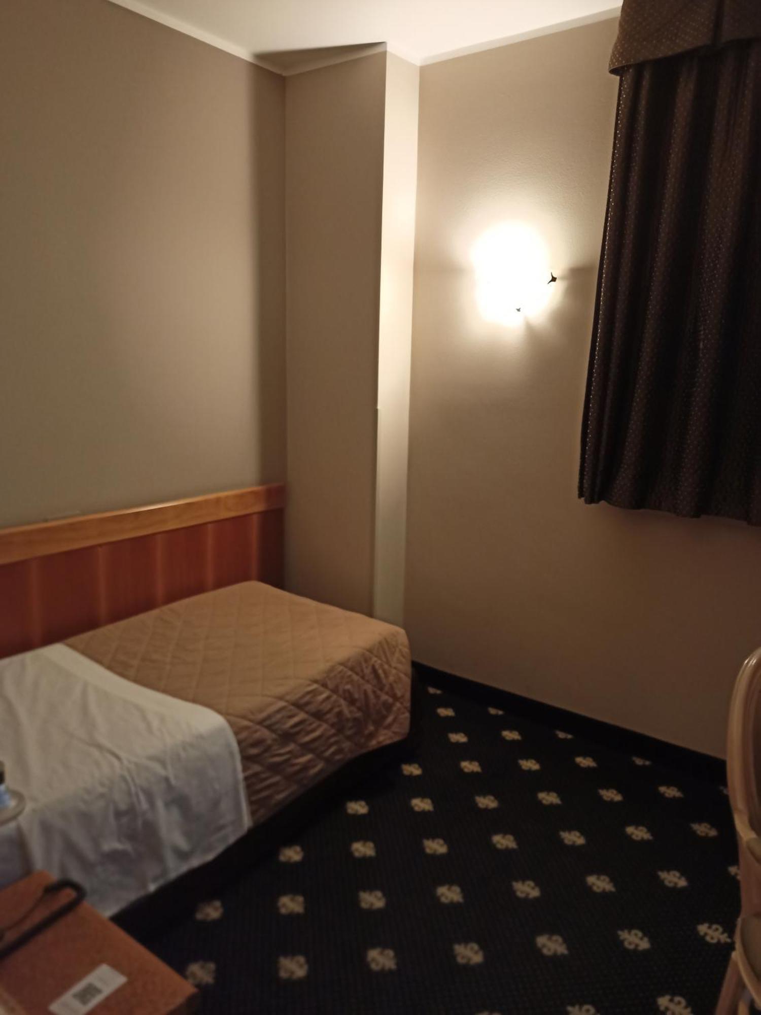 Hotel Villa Malpensa Vizzola Ticino Esterno foto