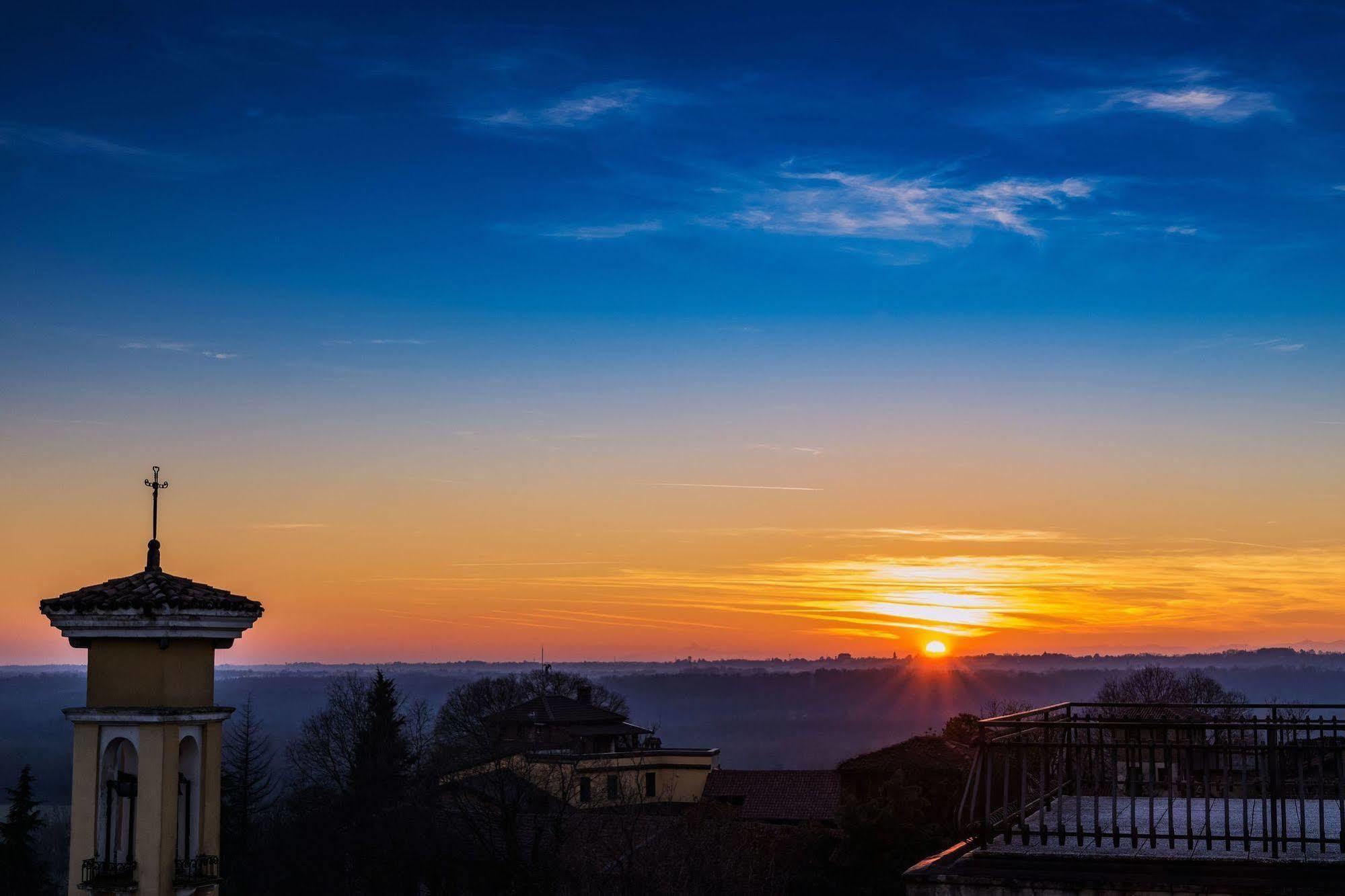 Hotel Villa Malpensa Vizzola Ticino Esterno foto