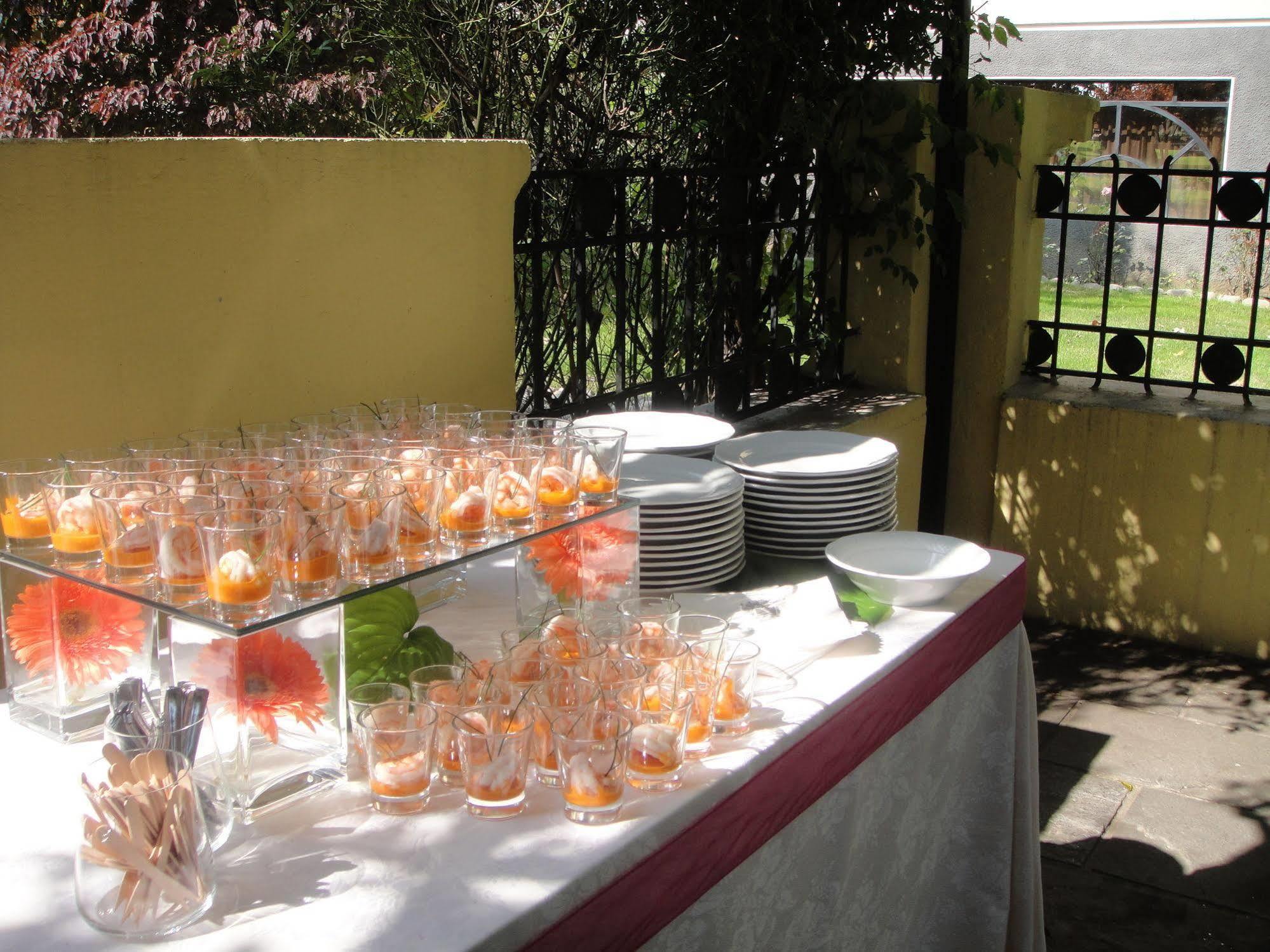 Hotel Villa Malpensa Vizzola Ticino Esterno foto