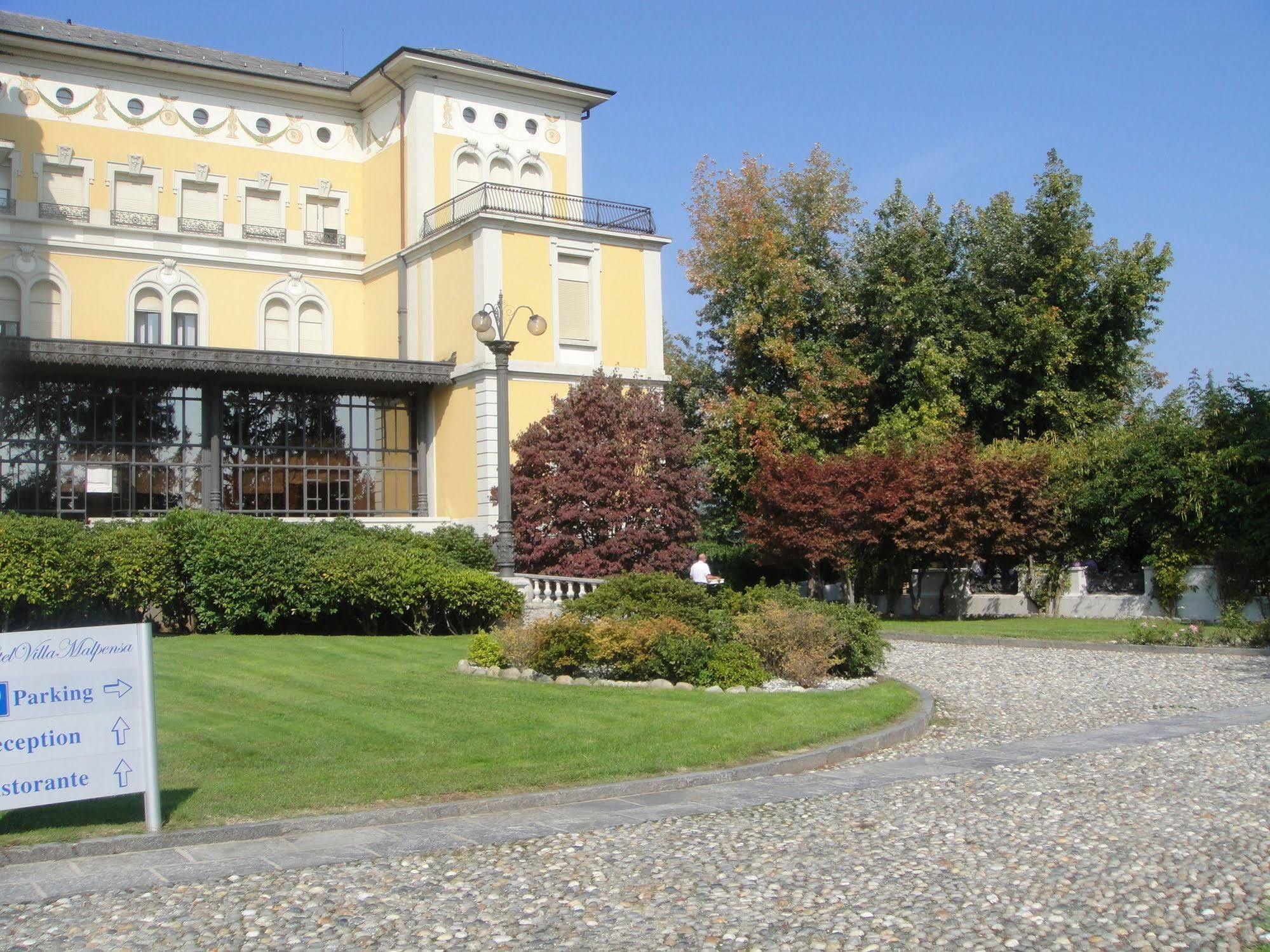 Hotel Villa Malpensa Vizzola Ticino Esterno foto